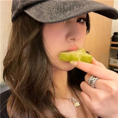 六弄咖啡馆 封面