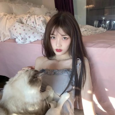 蕾哈娜内衣秀4 封面